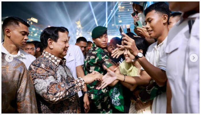Momen Langka_ Presiden Prabowo Didampingi Titiek Soeharto Rayakan Tahun Baru di Bundaran HI! (Screnshot IG @prabowo)