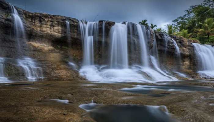 Tak Perlu ke Amerika, Curug Dengdeng Tasikmalaya Mirip Air Terjun Niagara!