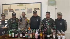 Satpol PP Garut Razia Besar-besaran, 293 Botol Miras Diamankan!
