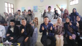 Workshop Media Pembelajaran Berbasis Teknologi dan AI, Dorong Guru MTs Al-Falah Biru Melek Digital