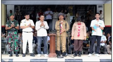 Asep sopari Al ayubi (Wakil bupati Tasikmalaya), saat menyampaikan sambutannya pada acara pelepasan 303 orang peserta Pusdiklatsar paskibraka tahun 2025.