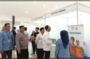 Walikota Tasikmalaya, viman alfarizi Ramadhan saat mengunjungi salah satu stand perusahaan pada kegiatan jobfair Tasikmalaya 2025 | Dok : Mediatamanews.id